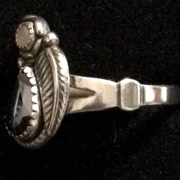 Vintage Hematite/Pearl Navajo Sterling Silver Ring - Picture 3 of 6